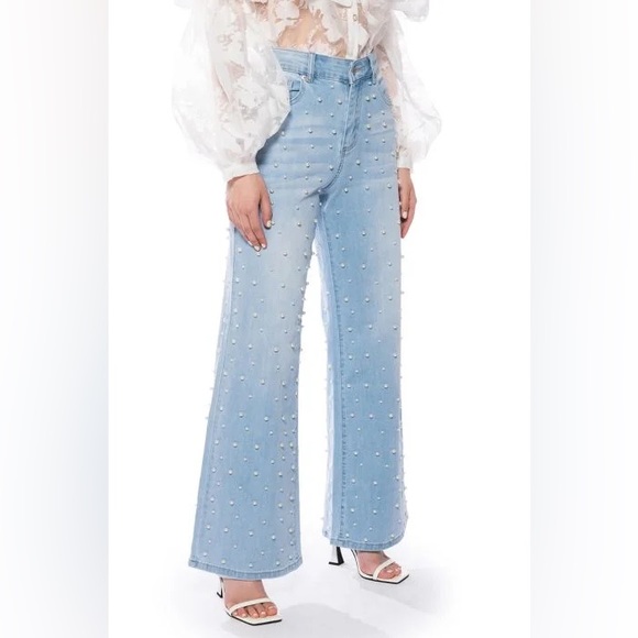 Akira Pearl Jeans - Picture 2 of 6